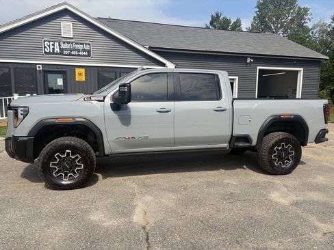 Used 2024 GMC Sierra 2500 AT4X AWD/4WD image 3