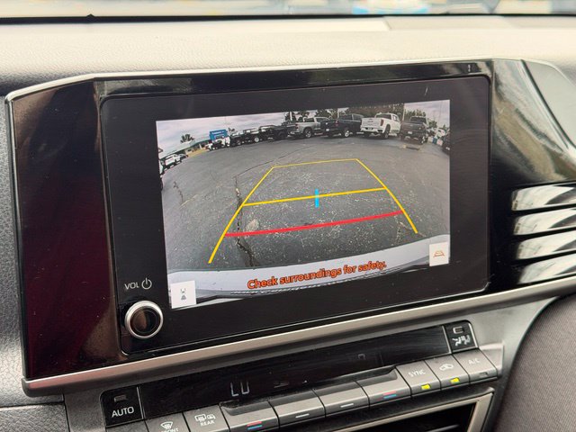 Used 2025 Toyota Camry LE FWD image 24