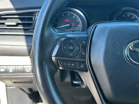 Used 2024 Toyota Camry SE image 19
