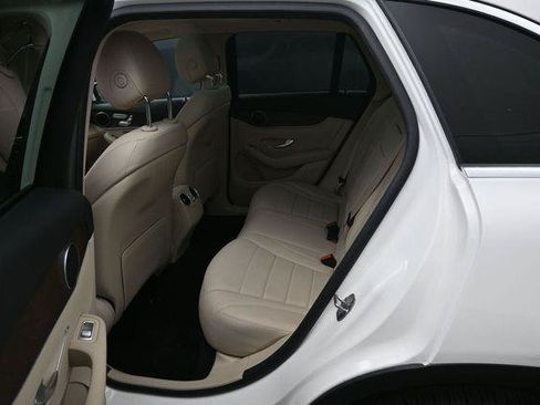 Used 2019 Mercedes-Benz GLC 300 4MATIC image 30