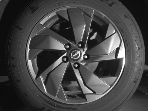 Used 2025 Nissan Rogue SV image 14