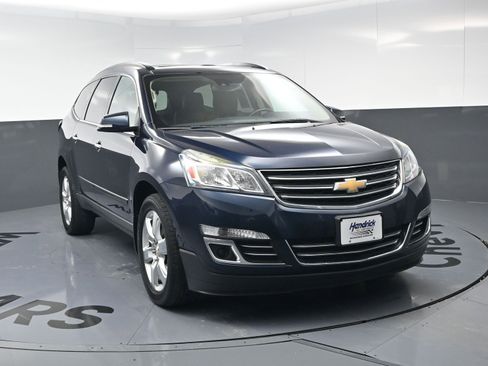 Used 2017 Chevrolet Traverse Premier image 3