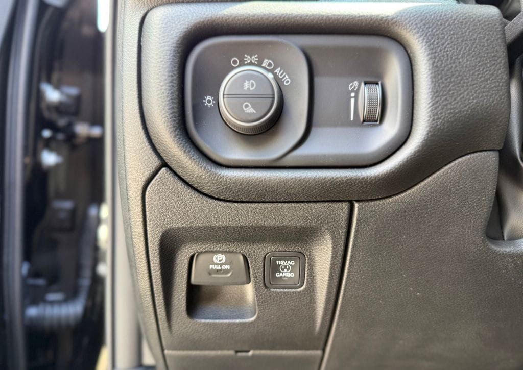New 2026 RAM 1500 Express AWD/4WD image 22