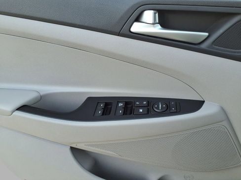 Used 2019 Hyundai Tucson SE image 14