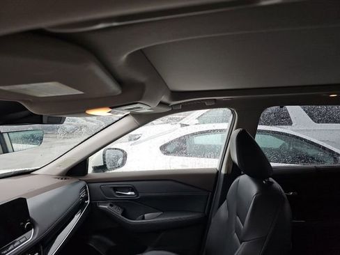 Used 2023 Nissan Rogue SL w/ SL Premium Package image 8