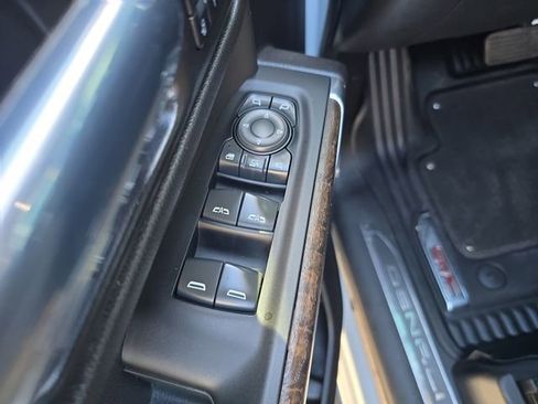 Certified 2022 GMC Sierra 2500 Denali w/ Denali Ultimate Package image 17