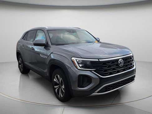Used 2024 Volkswagen Atlas Cross Sport SE FWD image 4