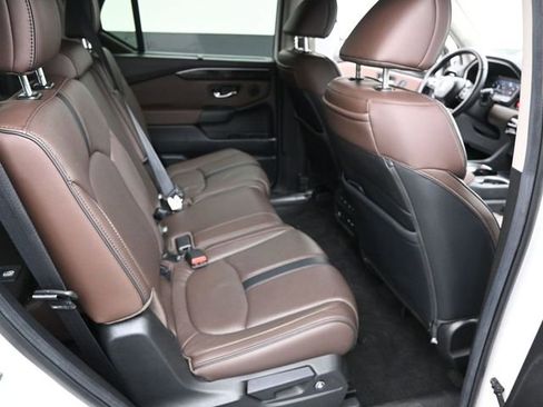 Used 2025 Honda Pilot Elite image 15
