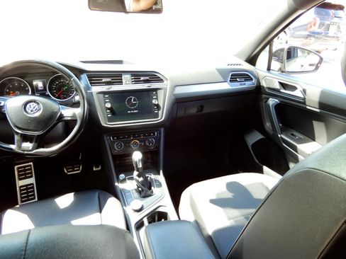Used 2020 Volkswagen Tiguan SE R-Line w/ 3rd Row Seat Package image 19