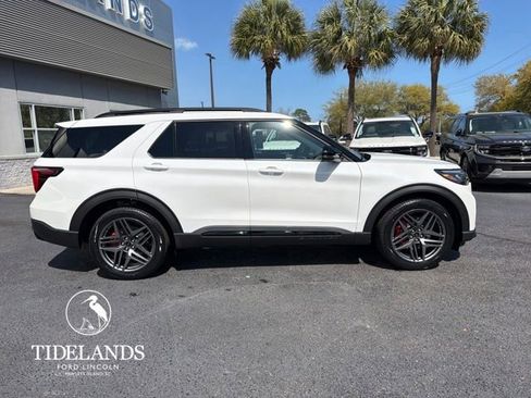 New 2026 Ford Explorer ST image 8