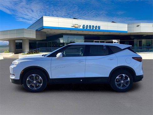 Used 2023 Chevrolet Blazer LT image 3