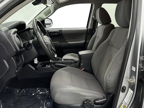 Used 2019 Toyota Tacoma SR w/ SR Convenience Package image 12