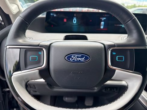 Used 2025 Ford Expedition Platinum w/ Driver's Package AWD/4WD image 24