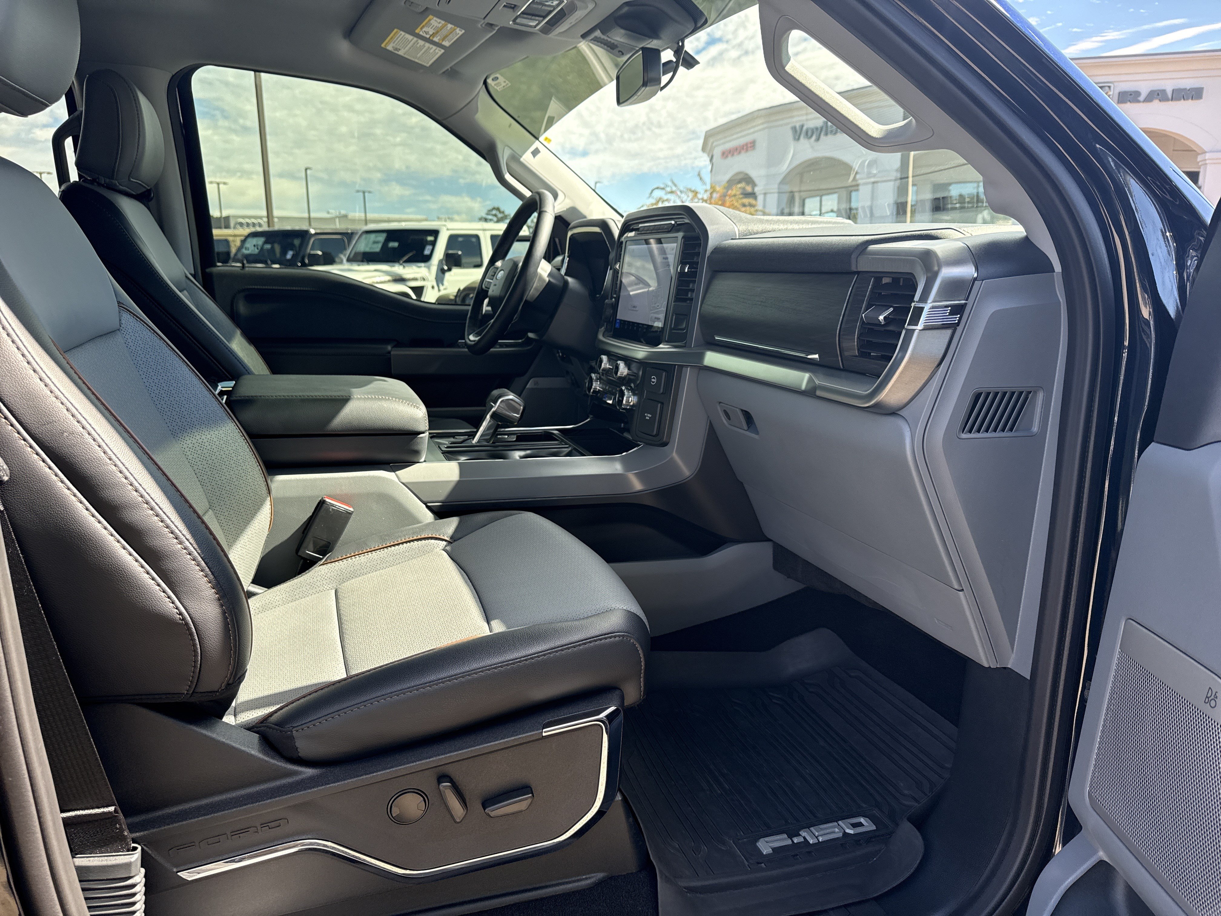 Used 2024 Ford F150 Lariat w/ Mobile Office Package AWD/4WD image 13