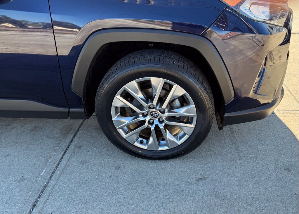Used 2021 Toyota RAV4 XLE Premium AWD/4WD image 12