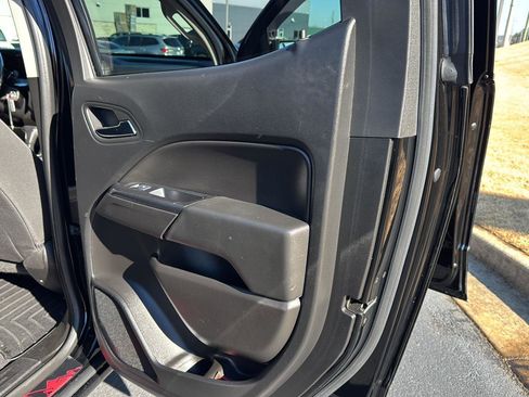 Used 2020 Chevrolet Colorado LT image 13