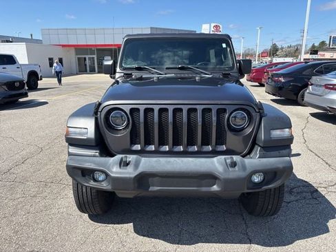 Used 2018 Jeep Wrangler Unlimited Sport S image 2