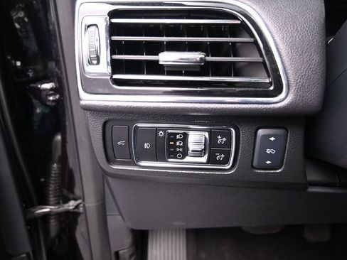 Used 2024 Lincoln Navigator Reserve image 19