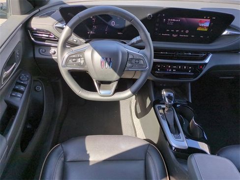 Used 2024 Buick Envista Avenir image 11