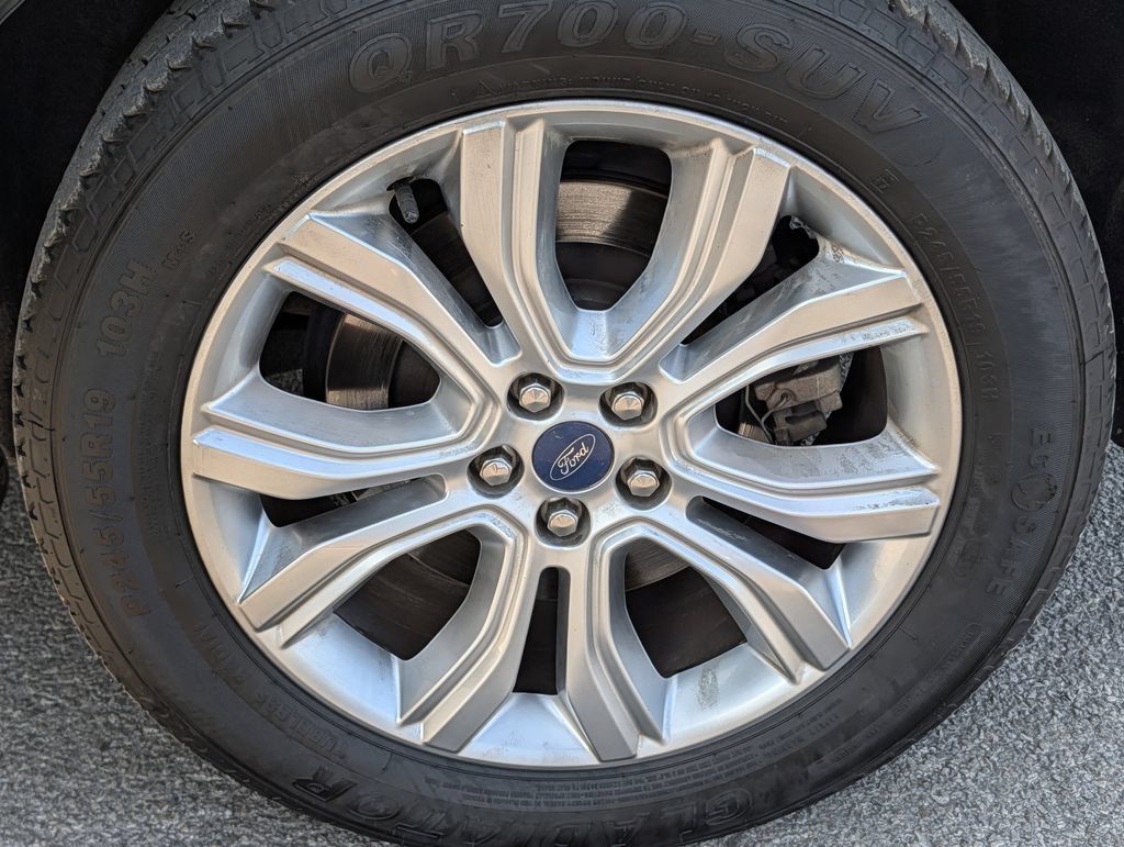 Used 2022 Ford Edge Titanium AWD/4WD image 10