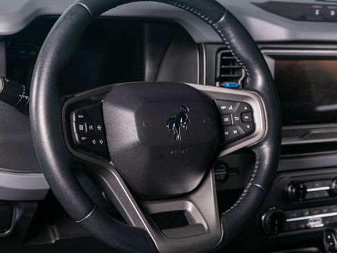 Used 2022 Ford Bronco Black Diamond image 32