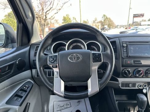 Used 2015 Toyota Tacoma PreRunner w/ Convenience Package image 14