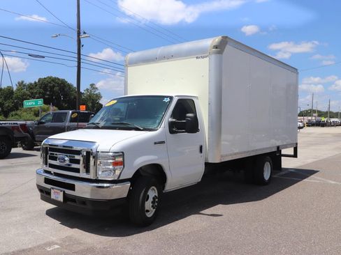 Used 2024 Ford E-350 and Econoline 350 Super Duty w/ Power Windows & Locks Group RWD image 5