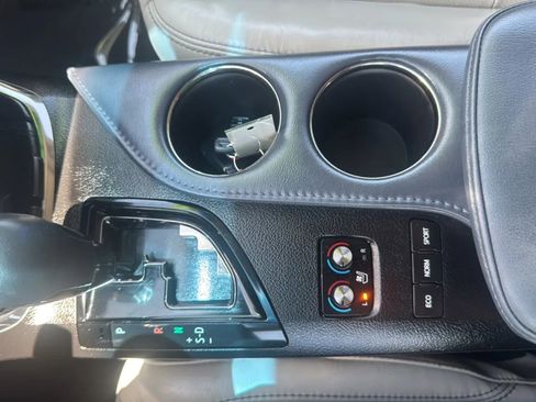 Used 2013 Toyota Avalon Limited FWD image 11