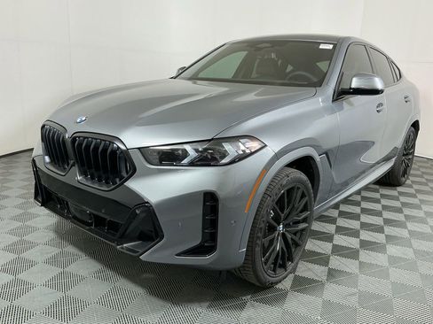 New 2026 BMW X6 xDrive40i w/ Climate Comfort Package image 2