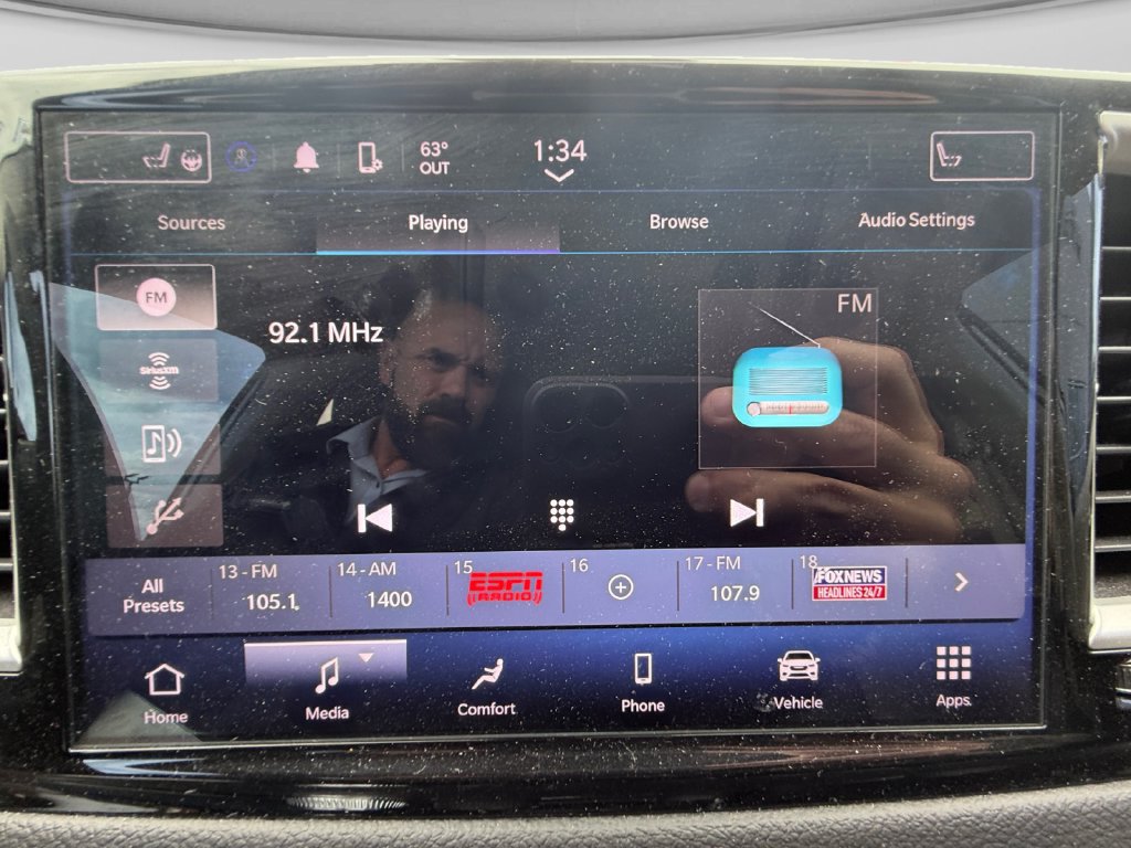 Used 2024 Chrysler Pacifica Touring-L FWD image 25