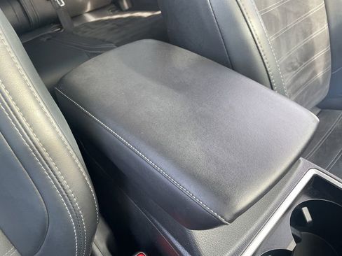 Used 2024 Mitsubishi Outlander SE image 42