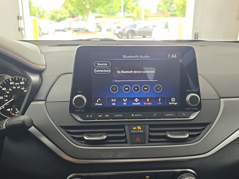 Certified 2025 Nissan Altima 2.5 SR FWD image 19