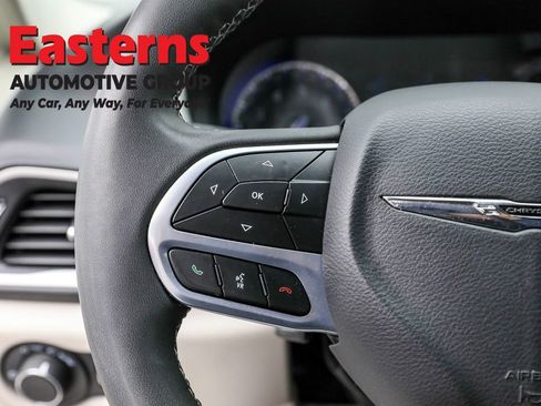 Used 2023 Chrysler Voyager LX image 15