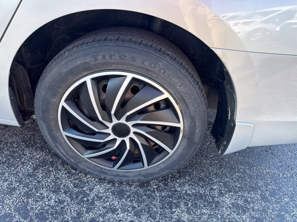 Used 2017 Nissan Sentra S FWD image 38