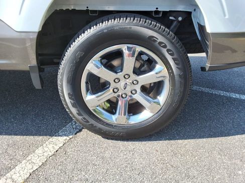 Used 2021 Ford F150 Lariat w/ Equipment Group 502A High AWD/4WD image 14