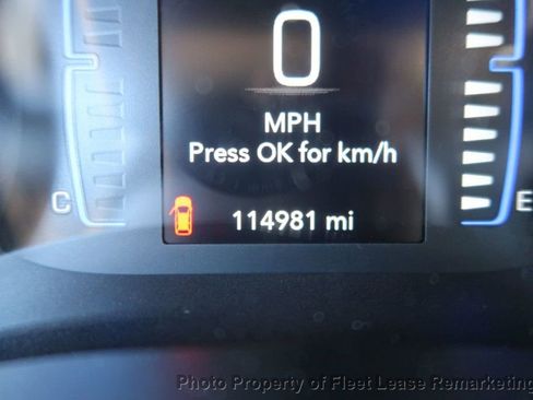 Used 2020 Chrysler Voyager Lxi FWD image 29