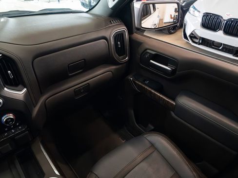 Used 2019 GMC Sierra 1500 Denali w/ Denali Ultimate Package AWD/4WD image 9