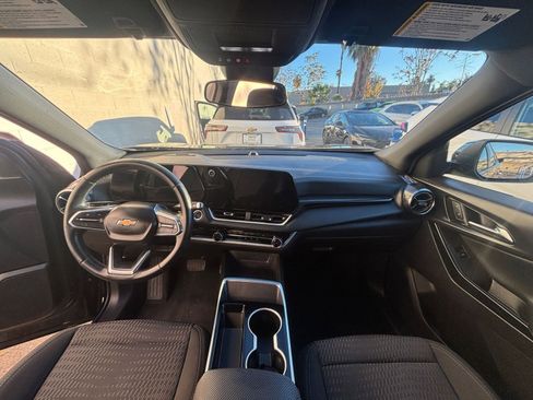 Used 2025 Chevrolet Equinox LT image 33