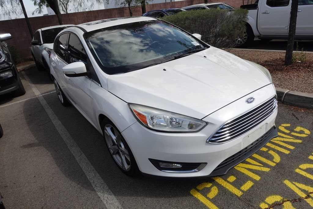 Used 2016 Ford Focus Titanium w/ Titanium Technology Package FWD image 2