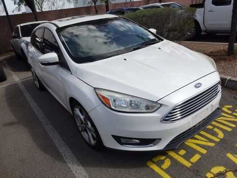 Used 2016 Ford Focus Titanium w/ Titanium Technology Package FWD image 2