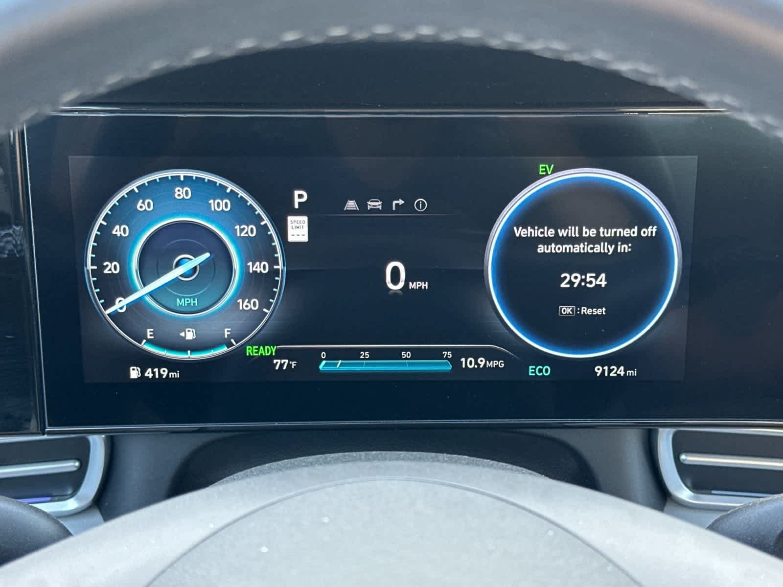 Certified 2025 Hyundai Elantra Limited FWD image 25