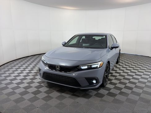 Used 2022 Honda Civic Sport Touring image 2