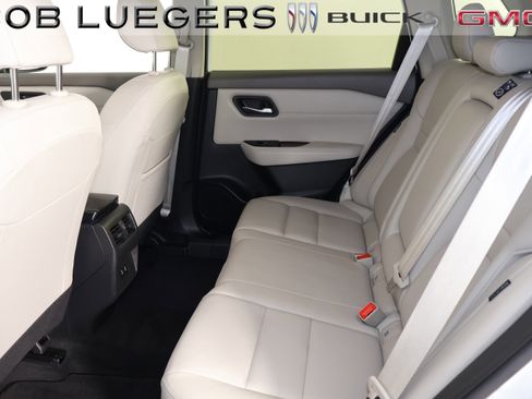 Used 2024 Nissan Rogue SL image 12