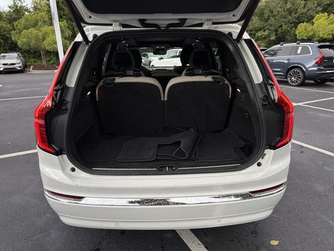 Used 2025 Volvo XC90 B5 Core AWD/4WD image 34