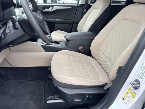 Used 2021 Ford Escape SE w/ Convenience Package FWD image 19