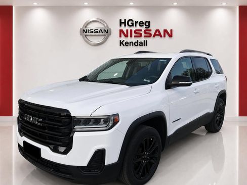 Used 2022 GMC Acadia SLE w/ Driver Convenience Package FWD image 3