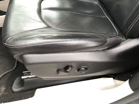 Used 2022 Chrysler Pacifica Touring-L image 16