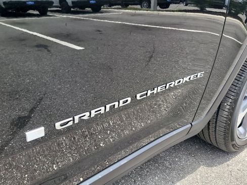 New 2025 Jeep Grand Cherokee Limited w/ Trailer Tow Package image 6