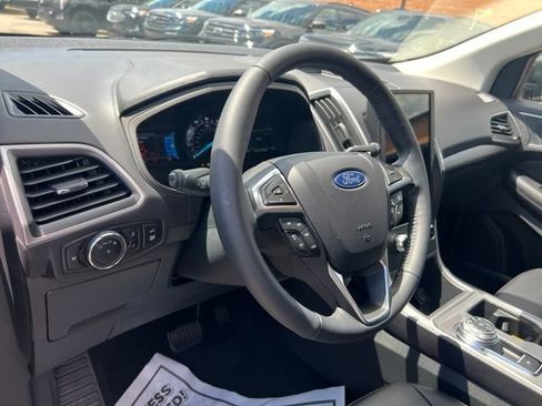 Certified 2024 Ford Edge SEL w/ Convenience Package AWD/4WD image 7