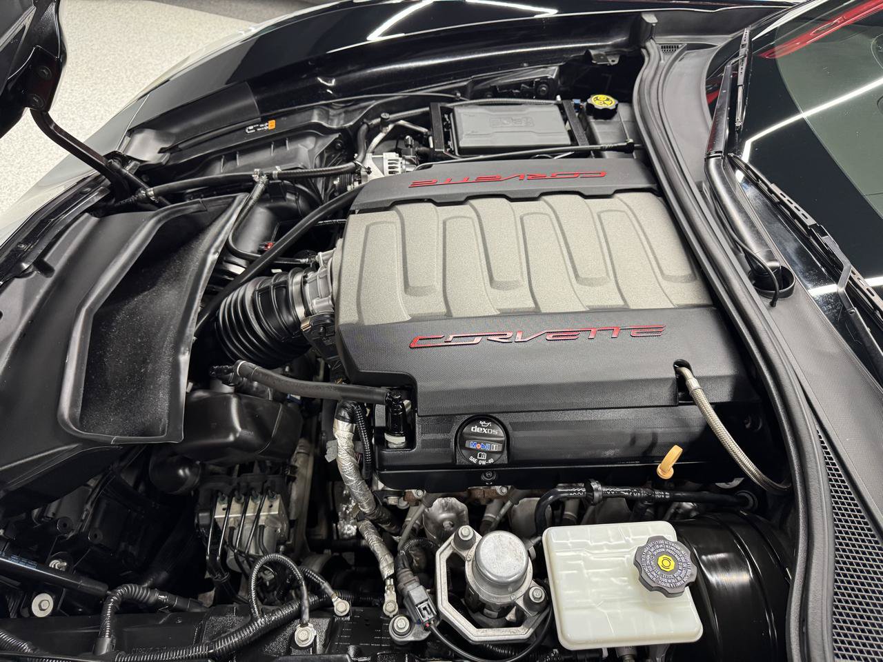 Used 2019 Chevrolet Corvette Stingray Coupe w/ 1LT RWD image 45